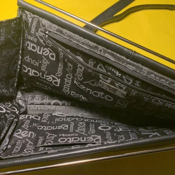 🟠 Renato Angi 🟠 ‘Vanesia’ black lambskin leather cross body bag/clutch - Picture 7 of 9